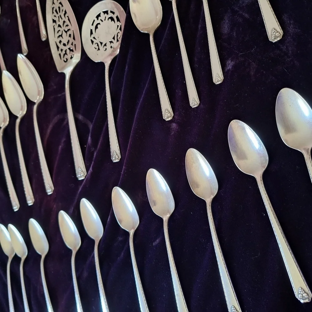 Prestige Silver Dining Flatware Collection with Classic Design Lot 1